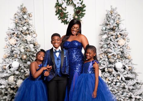 Blue  Christmas black Family Tree Garden Blue Christmas Photos Family, Black And Blue Family Picture Outfits, Son Photoshoot, Family Christmas Photos, Family Christmas Outfits, Holiday Pics, 2024 Christmas, Family Christmas Pictures, Fashion Concept