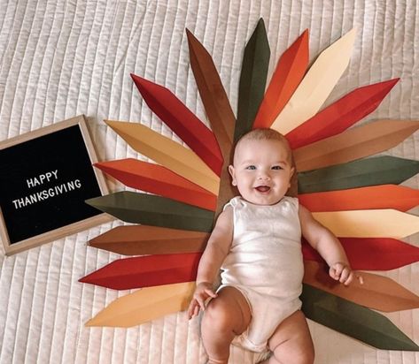 Baby Thanksgiving Pictures, Thanksgiving Photoshoot Ideas, Thanksgiving Pictures Ideas, Newborn Monthly Photos, Thanksgiving Baby Pictures, Thanksgiving Newborn, Baby Holiday Pictures, Holiday Baby Pictures, 3 Month Old Baby Pictures