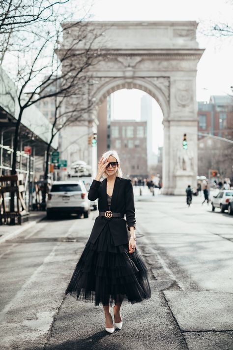 Black Tulle Skirt Outfit Casual, Tulle Skirt Outfit Casual Street Style, Tule Skirt Outfit, Black Tulle Skirt Outfit, Style A Tulle Skirt, Tulle Skirt Outfits Casual, Tulle Skirt Fashion, Tutu Skirt Outfit, Tulle Outfit