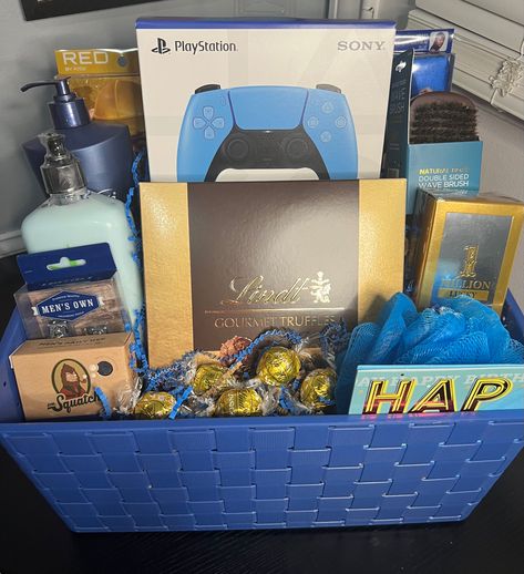 Men’s Gift Baskets Birthday, National Boyfriend Day Gift Basket, Birthday Basket For Boys, Boyfriend Basket Ideas For Him, Men’s Gift Basket Ideas Diy, Birthday Gift Baskets For Boyfriend, Bf Gifts Ideas Birthday, Boy Birthday Basket, Blue Gift Basket Ideas For Him