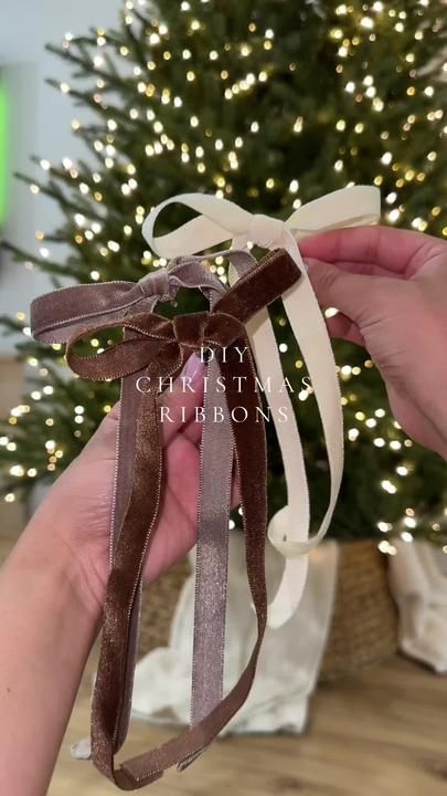 Tree Ribbon Tutorial, Ribbons Christmas Tree, Diy Christmas Ribbon, Ribbon Tutorial, Christmas Tree Inspo, Christmas Tree Ribbon, Tree Ribbon, Christmas Tree Bows, Christmas Interiors