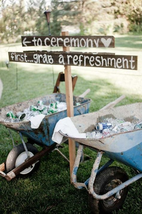 Quirky Wedding, Stella York, Rustic Country Wedding Ideas, Unicorn Diy, Country Wedding Ideas, Decoration Evenementielle, Dream Destination Wedding, Summer Wedding Outdoor, Drink Station