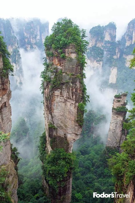 Unbelievable Places On Earth, China Zhangjiajie, China Mountains, China Forest, China Places, Nature Vacations, Depth Effect Wallpaper, Tianzi Mountains, Mystic Places