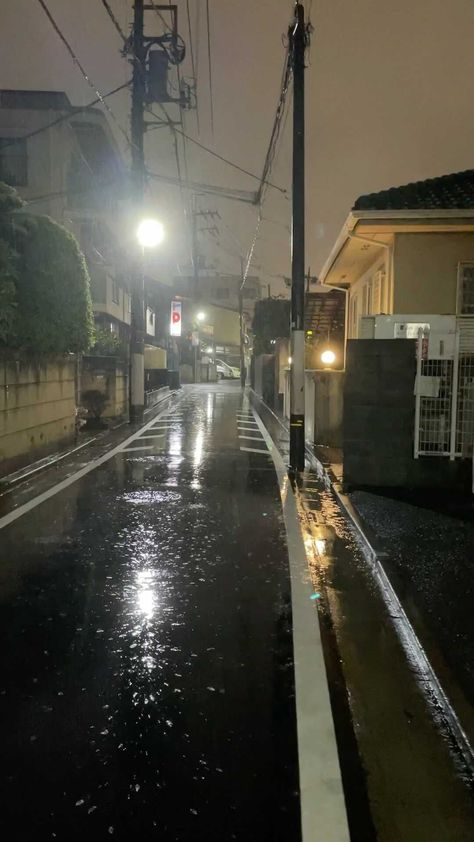 Tokyo Rain, Tokyo Dark, Rainy Wallpaper, Tokyo Aesthetic, Wallpaper City, Rainy Day Aesthetic, Rain Wallpapers, Tokyo Night, Japan Street