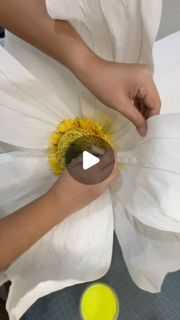 handmadebloomsbyjoy su March 4, 2024: "#WorkInProgress : this giant crepe paper flower is coming to life! Stay tuned for my next reel on how I’ll be making its stem 😊 #handmadebloomsbyjoy #paperflowers #giantpaperflowers #crafts #diy #themakingof". White Crepe Paper Flowers Diy, Making Giant Paper Flowers, Crepe Paper Large Flowers, How To Make Big Flowers Diy, Fake Flowers Decor Diy, Papier Mache Flowers Diy, Giant Outdoor Flowers Diy, Giant Paper Daisy, Tissue Paper Flowers Tutorial