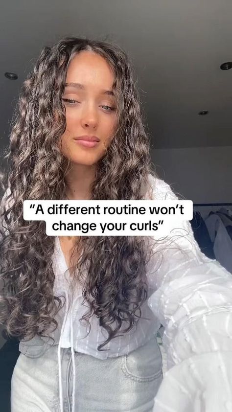 curly hair routine Hair Wash Routine For Wavy Hair, The Best Curly Hair Routine, How To Get Rid Of Frizzy Curly Hair, Healthy Long Wavy Hair, Curly Hair Products For Frizzy Hair, Best Hair Care For Curly Hair, How To Make Your Wavy Hair Curly, Hair Masks Curly Hair, How To Make My Straight Hair Curly