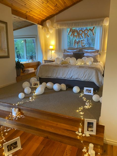 Proposal setup Proposal Bedroom Ideas, Cozy Proposal Ideas, Bedroom Proposal Ideas Engagement, Indoor Proposal Decorations, Affordable Proposal Ideas, Cottage Proposal Ideas, Proposal Ideas Engagement Hotel Room, Cheap Proposal Ideas Engagement, In Home Proposal Ideas