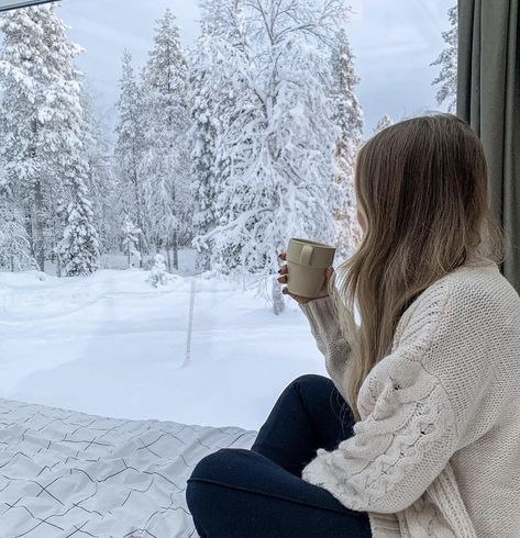 Canadian Girl Aesthetic, Winter Aesthetic Pictures, Winter Presets, Christmas Dreaming, Cold Girl, Winter Princess, Skandinavian Fashion, Winter Inspo, I Love Winter