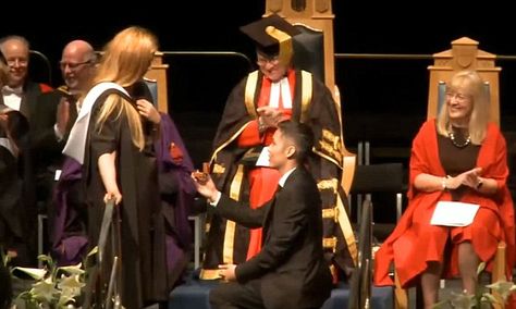 Public marriage proposal at graduation ceremony ends VERY awkwardly Romantic Gestures, Public Proposal, Graduation Proposal, University Of Aberdeen, Man Proposing, Marriage Proposal, Masters Degree, Graduation Ceremony, Graduation Pictures