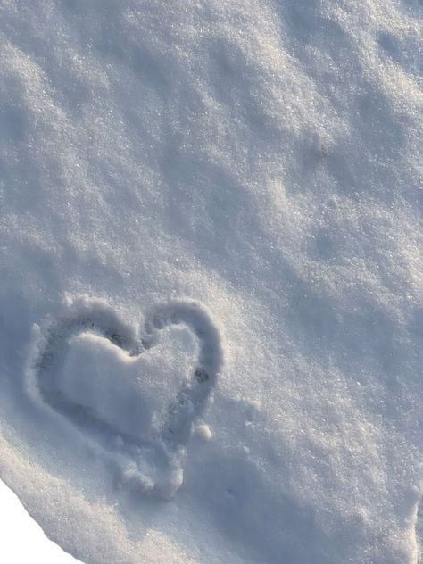 Heart In Snow Aesthetic, Snow Heart Aesthetic, February Widget, White Snow Aesthetic, Snow On The Beach Aesthetic, Snow Pfp, Heart In Snow, Snowy Aesthetic, Snow Heart