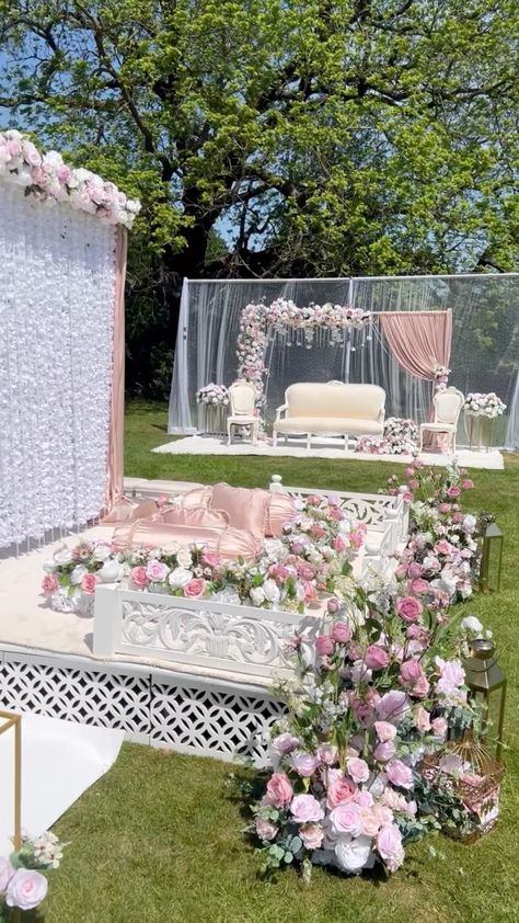 Nikkah Setup, Nikah Decor, Themed Wedding Decorations, Flower Garland Wedding, Wedding Entrance Decor, Wedding Dance Video, Party Setup, Desi Wedding Decor, Dream Wedding Venues