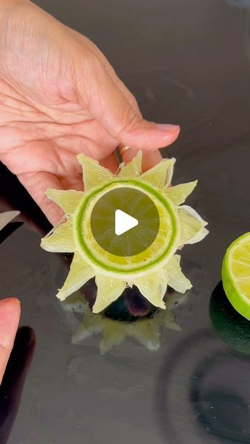 Beautiful Garnishes, Light Summer Drinks, Wedding Nails For Bride Almond, Food Garnish, Fruit Garnish, Drink Garnishing, Decorações Com Comidas, Nails For Bride, Amazing Food Decoration