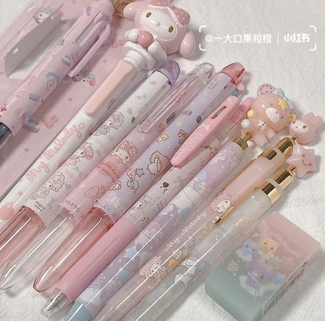 sanrio stationary💖💕 Sanrio Stationary, Art Supplies For Beginners, Lukisan Fesyen, Best Art Supplies, طفلة حديثة الولادة, Cartoon Kitty, Pretty School Supplies, School Stationary, Cute Stationary School Supplies