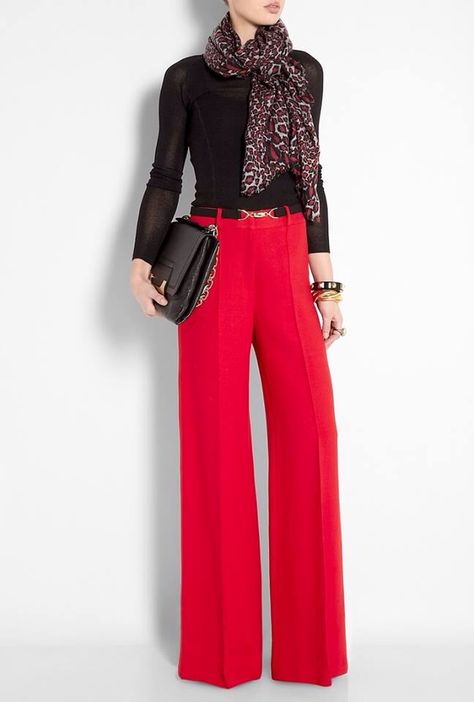 Red Wide Leg Trousers Outfit, Wide Leg Red Pants Outfit, Red Dress Pants Outfit, Red Pants Outfit Winter, How To Style Red Pants, Red Pants Outfit Work, Red Trousers Outfit Classy, Red Pants Fashion, Red Trousers Outfit