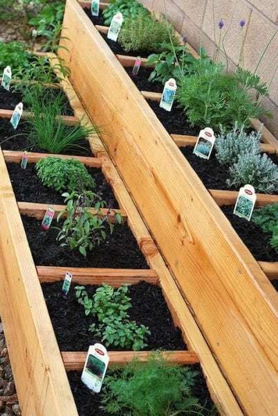 30 Raised Garden Bed Ideas dividers to stop invasive plants Raised Herb Garden, Kebun Herbal, Taman Diy, Shed Landscaping, Container Herb Garden, Funny Vine, Raised Bed Garden Design, Jardim Diy, Small Vegetable Gardens