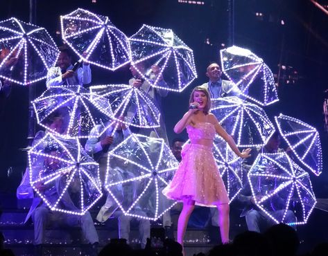 1989 Songs, 1989 World Tour, The 1989 World Tour, Light Up Dresses, Dance Props, Led Costume, Concert Stage Design, Mickey Safari, 1989 Tour