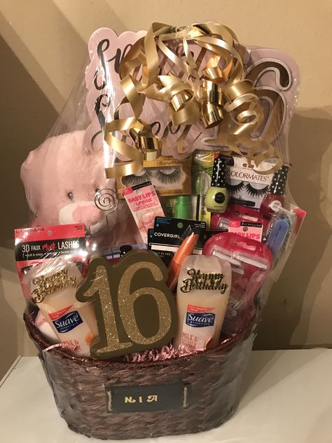 Sweet sixteen gift basket Bsf Sweet 16 Gifts, Gift Baskets For 21 Year Old Girl, Pink And Gold Gift Basket, Gift Basket Best Friend Birthday, Sweet Sixteen Birthday Gifts, 16tg Birthday Gift Ideas, Sweet 16 Birthday Gift Box Ideas, Teenage Gift Basket Ideas, Sweet 16 Birthday Basket