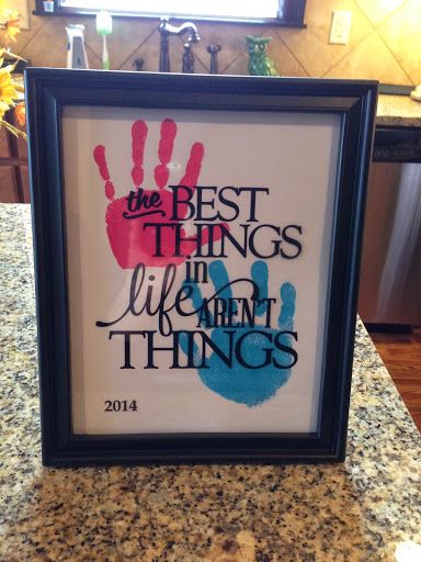 Hand Print Drawing Ideas, Hand Print Quotes, Couple Hand Print Painting Ideas, Hand Painting For Couples, Hand Print Art Ideas, Hand Print Drawing, Couples Hand Print Art, Couple Arts And Crafts Ideas, Couples Crafts