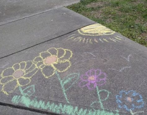 Ground Drawing, Memories Aesthetic, Childhood Aesthetic, Limbus Company, Side Walk, Nostalgia Core, Nostalgic Pictures, Nostalgia Aesthetic, Childhood Memories 2000