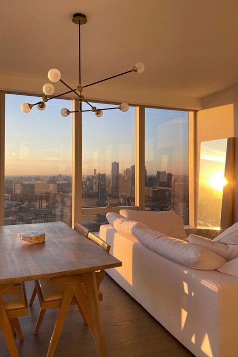 Apartamento New York, Appartement New York, Rugs Colorful, Apartment View, Apartment Goals, Eclectic Living, Decor Eclectic, Apartment Decoration, Room Painting