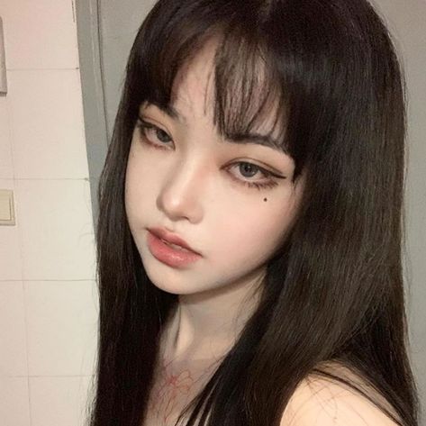 Bobbies Shoes, Flipagram Instagram, Ulzzang Makeup, Alternative Makeup, Braut Make-up, Junji Ito, Edgy Makeup, 짧은 머리, Maquillage Halloween