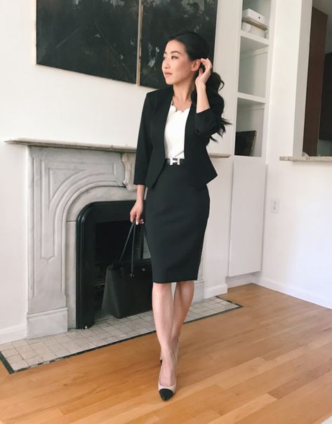 Stylish Black Pencil Skirt Outfit Ideas - Extra Petite Black Pencil Skirt Outfit Ideas, Blazer And Skirt Outfits, Pencil Skirt Outfit Ideas, Black Pencil Skirt Outfit, Pencil Skirt Outfit, Petite Pencil Skirt, Black Skirt Outfits, Skirt Outfit Ideas, Skirt Diy