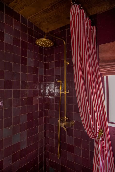 Purple Subway Tile, Dark Purple Bathroom, Purple Tiles, Moody Purple, Purple Tile, Purple Bathroom, Moody Vintage, Purple Bathrooms, Lake Cabin