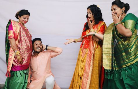 Baby Shower Group Photo, Baby Shower Pics Indian, Indian Maternity Photos, Dohale Jevan, Maternity Gown Photography, Marriage Poses, Indian Maternity, Indian Baby Showers, Maternity Photography Poses Outdoors