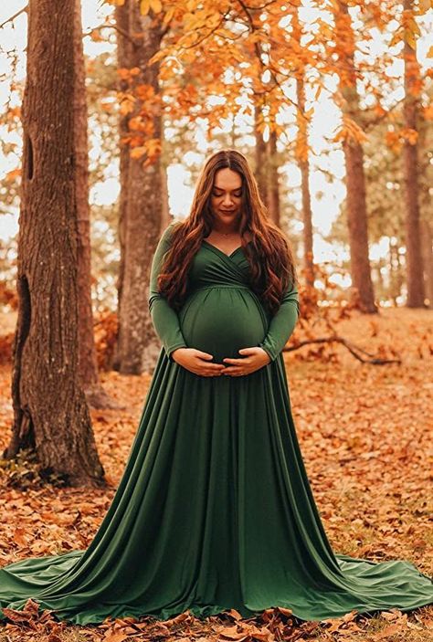 Luxury Pregnancy, Fall Maternity Dress, Baby Shower Outfit Ideas, Fall Maternity Pictures, Maternity Photography Outfits, Maternity Shoot Outfit, Green Maternity Dresses, Maternity Picture Outfits, Fall Maternity Photos