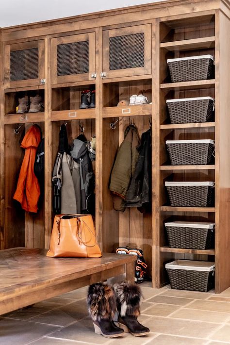 Organisation, Arctic Entryway Ideas, Hunting Shack Ideas, Ski Lockers Mudroom, Hunting Lockers Mud Rooms, Ski House Mudroom, Hunting Closet, Cabin Mudroom, Cabin Mud Room