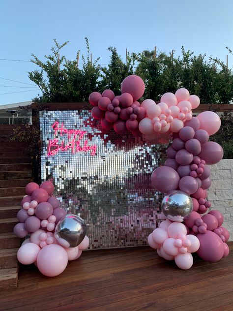 Lila Party, 18th Birthday Party Themes, 18th Birthday Decorations, Disco Birthday Party, Pink Party Decorations, Graduation Party Themes, 21st Party, Bday Party Theme, Pink Birthday Party