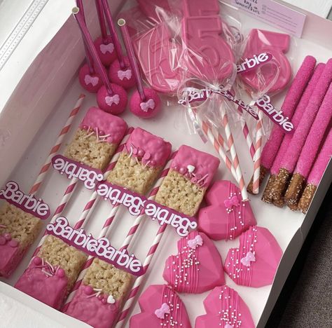 Happy Birthday Jokes, Barbie Cake Design, Girls Barbie Birthday Party, Cake Barbie, Barbie Bday, Barbie Pool Party, Barbie Design, Easy Baby Shower, 4de Verjaardag