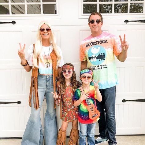 Diy 70s Costume Kids, Family Hippy Costume, Cowgirl Family Costumes, Couples Hippy Costume, Hippy Costume Diy, Toddler Hippie Costume, Kids 70s Costume, Easy Hippie Costume, Hippie Halloween Costumes Diy