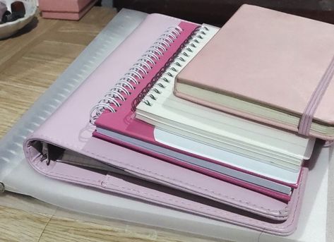 Aesthetic Workspace, Hard Study, Study Core, Motivation Productivity, Study Goals, Studera Motivation, Medical Study, Study Routine, Pink Academia