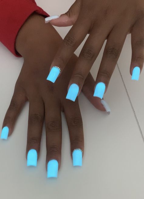 Glow In The Dark White Nails, Blue Glow In The Dark Nails Acrylic, Long Acrylic Blue Nails, Dip Powder On Acrylic Nails, Neon Light Blue Nails, Glow In The Dark Dip Powder Nails, Short Square Neon Nails, Glow In The Dark Nails Acrylic Designs, Glow In The Dark Nails Short