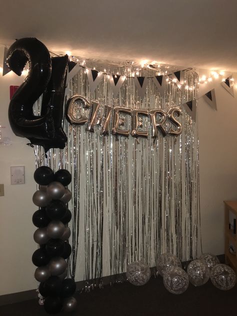 Instagram: @evenftulsweets.nj Birthday photo backdrop 21sy Birthday Decorations, 25 Birthday Backdrop Ideas, 21 Bday Decorations Ideas, 21st Birthday Backdrop Ideas Easy Diy, Photo Backdrop For Party, 22 Birthday Ideas Decoration, Bday Backdrop Ideas, 21st Birthday Backdrop Ideas, Birthday Photo Instagram