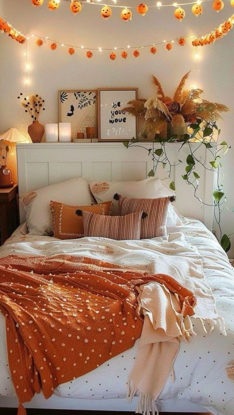 Pumpkin Bedroom, Halloween Rooms, Fall Room Decor Ideas, Eerie Lighting, Seasonal Room Decor, Fall Room Ideas, Cozy Fall Bedroom, Fall Apartment Decor, Autumn Room