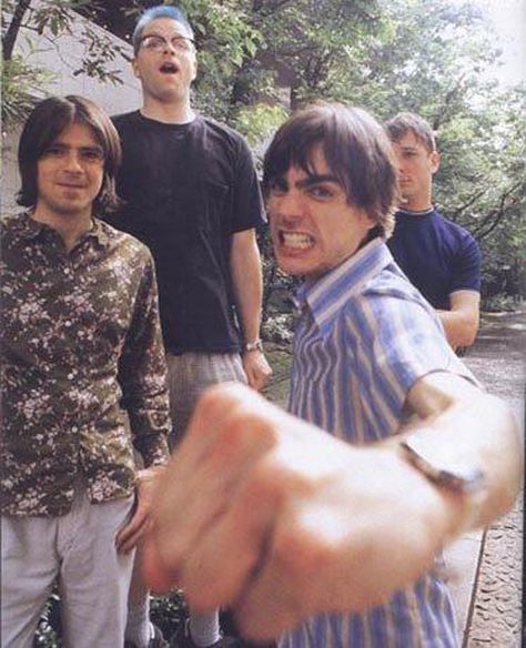 what a cool old picture of Weezer! Alternative Music, Weezer Photos, Brian Bell, Rivers Cuomo, Buddy Holly, Having No Friends, 90s Music, Weezer, Music People