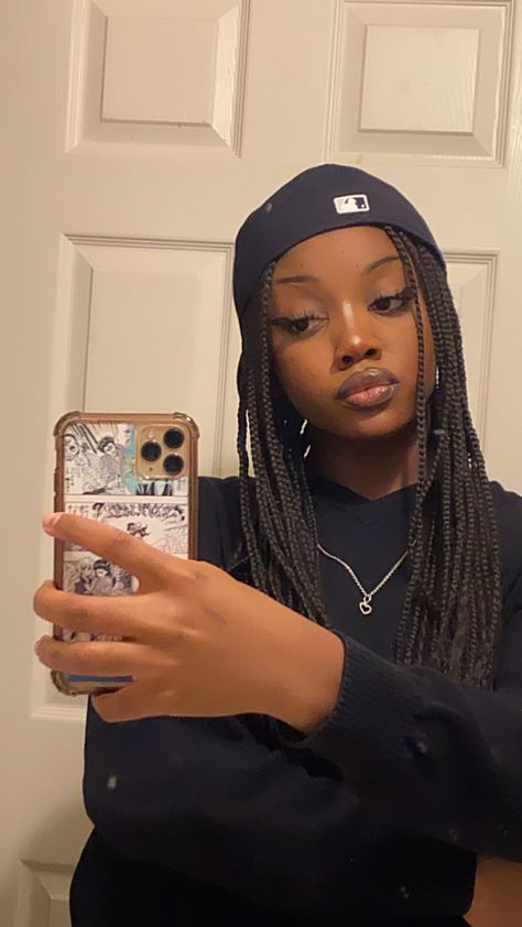 Black Cap Outfit, Photo Fake, Looks Com Short, I Love Being Black, Hat Aesthetic, Cap Outfit, Types Of Makeup, New Era Hats, Makeup For Black Women