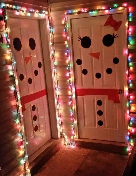 Easy Christmas Decorations, Fun Christmas Decorations, Snowman Faces, Christmas Room, Holiday Crafts Christmas, Christmas Door Decorations, Christmas Door, Easy Christmas, Christmas Crafts For Kids