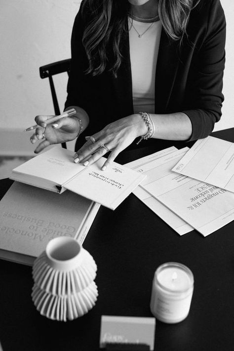 Black And White Boss Lady Aesthetic, Agency Team Photoshoot, Life Coach Aesthetic Photography, Business Coach Branding Photos, Interior Design Photoshoot Ideas, Personal Brand Shoot, Working Woman Aesthetic, Business Women Photoshoot, Quotes Aesthetic Girl