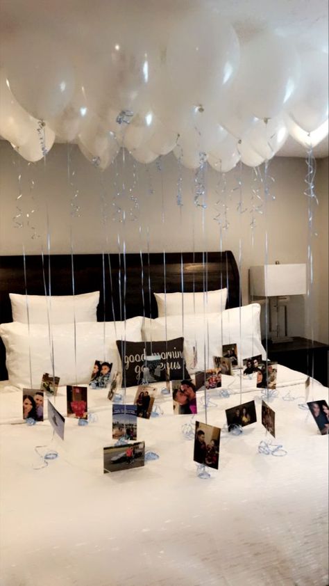 Surprise Anniversary Ideas, Husband Birthday Decorations, Boyfriends Birthday Ideas, Romantic Room Surprise, Surprise Birthday Decorations, Cute Anniversary Gifts, Surprise Boyfriend, Birthday Room Decorations, Diy Anniversary Gift