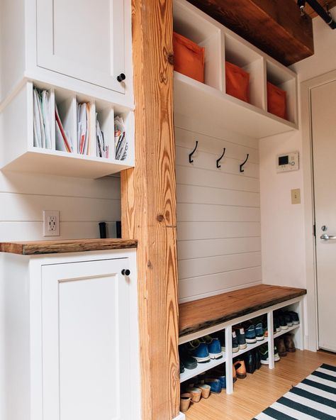 Key drop, charging station and mail organization. All key components when designing your entryway. • #finehomebuilding #nsbuilders… Diy Shelves Design, Diy Shelves Ideas, Shoe Storage Design, Organize Life, Mudroom Organization, Diy Regal, Room Storage Diy, Mudroom Entryway, Mudroom Decor