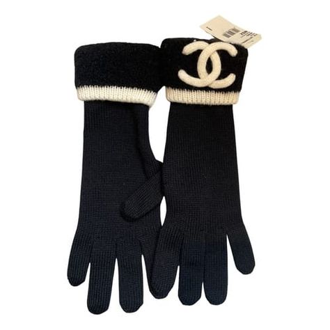 Chanel Accessories Png, Chanel Gloves, Chanel Clothes, Luxury Gloves, Gloves Aesthetic, Closet Aesthetic, Pretty Shoes Sneakers, Chanel Outfit, Gloves For Women