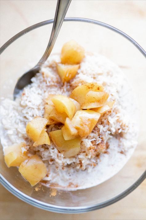 Enjoy this warm, grounding breakfast pudding or call it a dessert. This recipe is particularly pacifying for Vata and Pitta Doshas. The cardamom helps sooth digestion, while the warm coconut hydrates and nourishes the tissues of the body. Top this recipe with stewed apples for an extra treat!

Explore ayurvedic-inspired recipes.

#ayurveda #recipe #vata #pitta #dosha #seasonaldiet #ayurvedicrecipes #grounding #breakfast #pudding Essen, Ayurveda Recipes Pitta, Vata Pitta Dosha, Ayurveda Recipes Vata, Ayurvedic Recipes Pitta, Vata Dosha Recipes, Vata Dosha Diet, Ayurvedic Recipes Vata, Aryuvedic Recipes