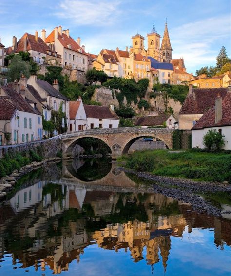 Europe Architecture, Burgundy France, France City, France Aesthetic, Europe Aesthetic, Europe Itineraries, City Pictures, Water Reflections, World View