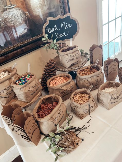 Essen, Woodland Theme Shower Food, Forest Theme Party Favors, Adventure Shower Ideas, Deer Themed Food Ideas, Woodland Birthday Party Favors, Forest Baby Shower Boy, Woodlands Theme Party, Deer Themed Food