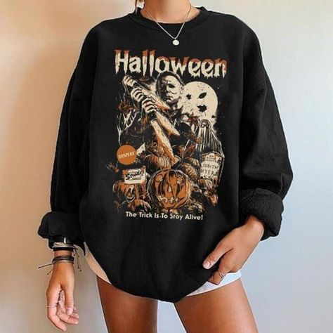 Unisex Sizing - Made To Order - Materials: 50% Cotton, 50% Polyester - Size: S,M,L, Xl, 2xl - Loose Fit - Sewn In Label - Runs True To Size - Great Gift Ideas Scream Sweatshirt, Scream Horror Movie, Scream Ghostface, Horror Movie Shirts, Halloween Horror Movies, Michael Myers Halloween, Teacher Shirts Funny, Halloween Customes, Movie Shirts