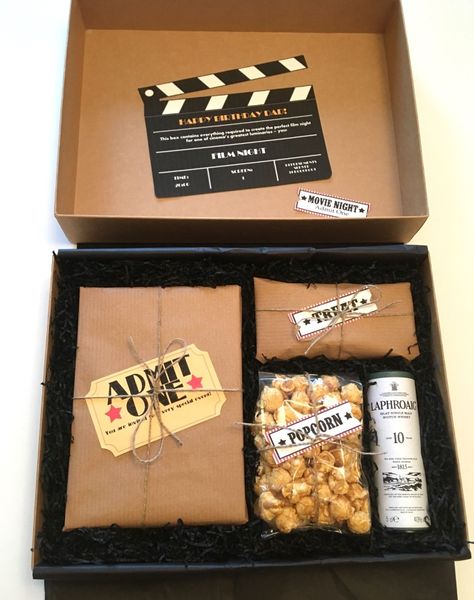 Movie Gift Box Ideas, Movie Night Gift Box Ideas, Themed Box Gifts, Gift Box Themes, Movie Date Box Gift Ideas, Movie Gifts Ideas, Gift Box Ideas Chocolate, Film Gift Ideas, Movie Themed Birthday Party Ideas