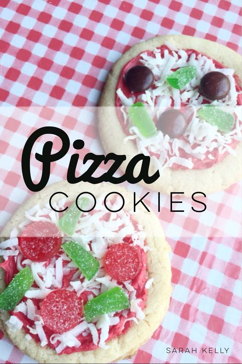 Essen, Diy Pizza Cookies, Cookie Challenge Ideas, Pizza Valentine Cookies, Pizza Party Cupcakes, Diy Pizza Party Ideas, Pizza Shaped Cookies, Pizza Party Cookies, Pizza Cupcakes Birthday